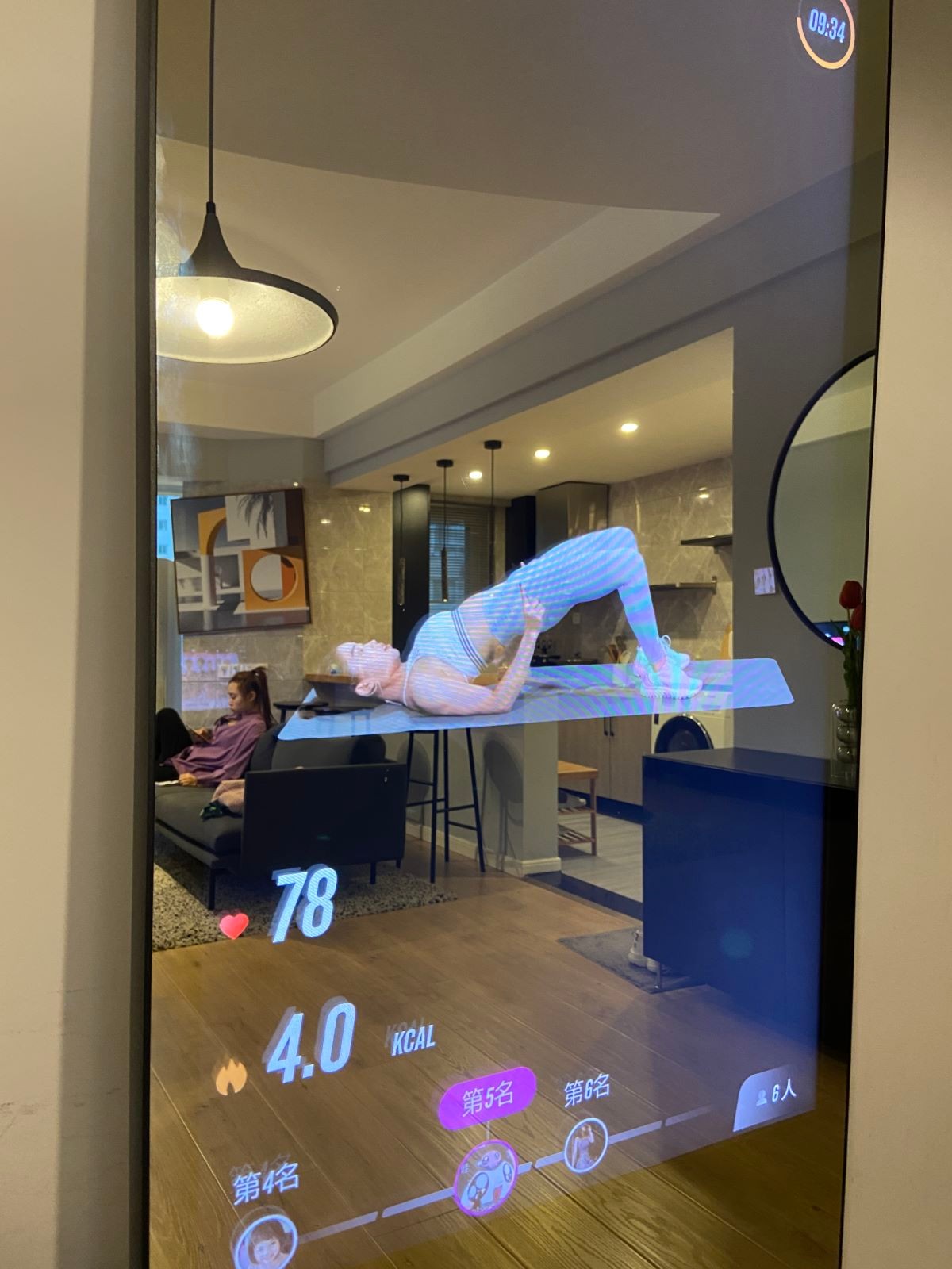 把健身房搬回家——FIT MORE智能健身镜只需一步将家打造成健身房