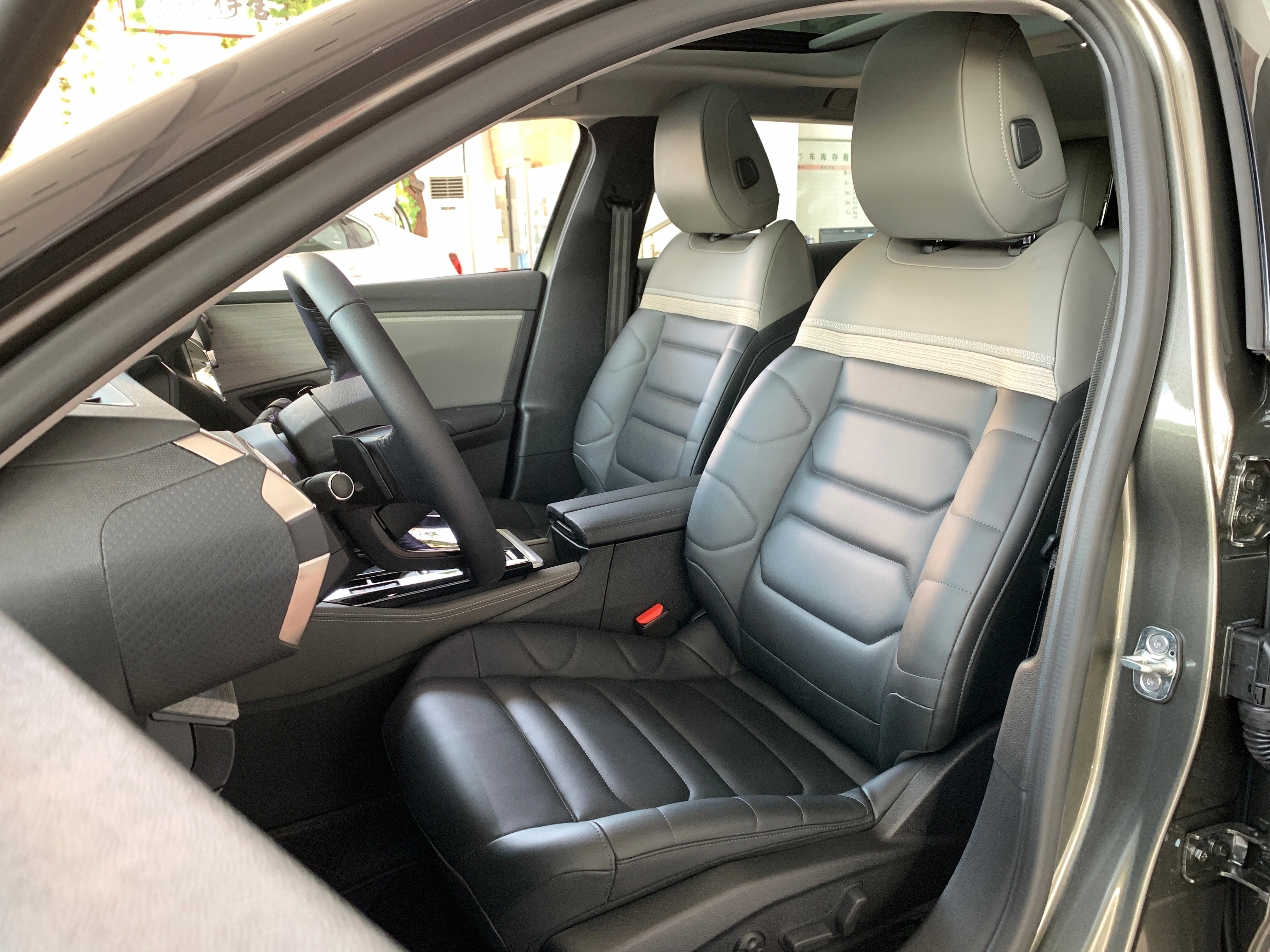 轿车+SUV+旅行车，凡尔赛C5X居然如此全能