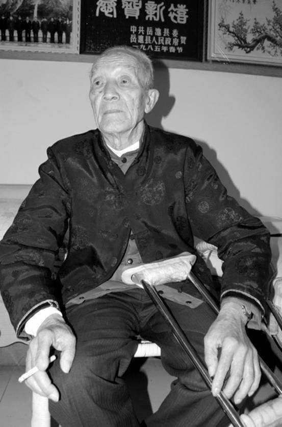 四川山区的一个农民，为什么让邓小平、金日成苦苦寻找33年？