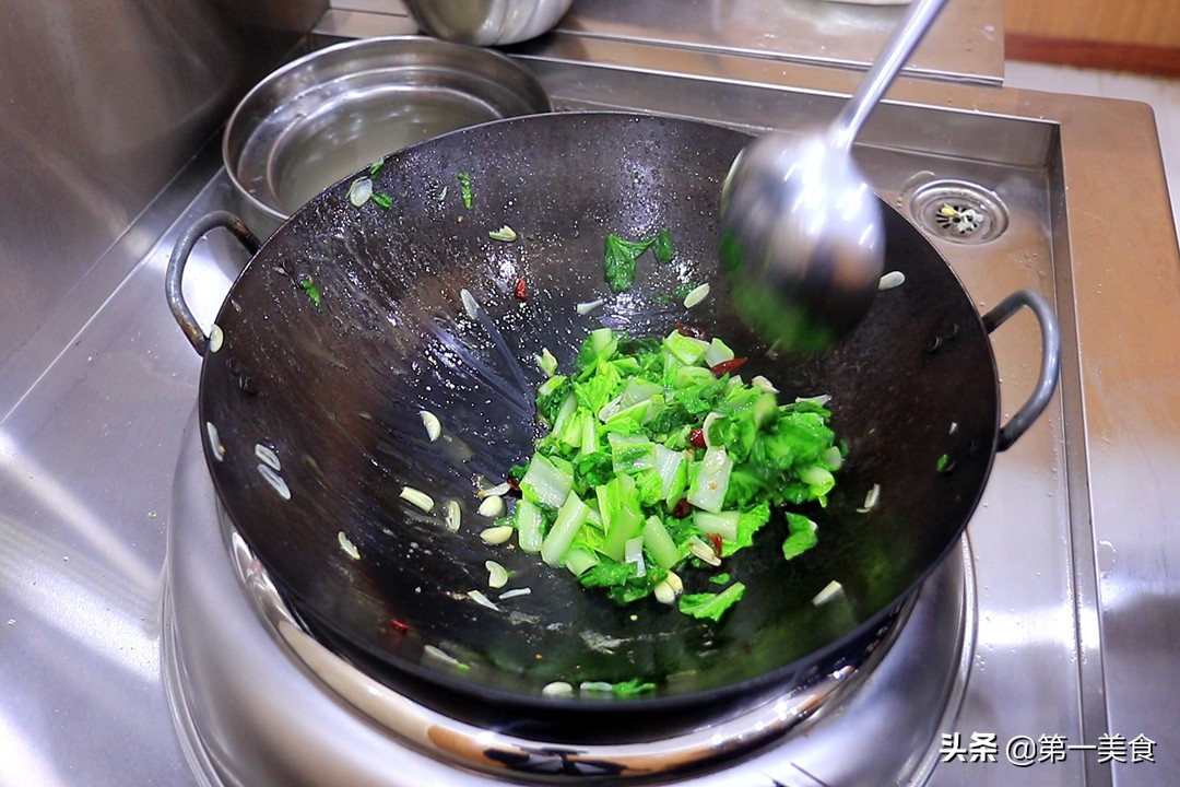 图片[7]-炝炒小白菜做法步骤图 直接下锅炒是错的！多加1步翠绿鲜嫩、-起舞食谱网