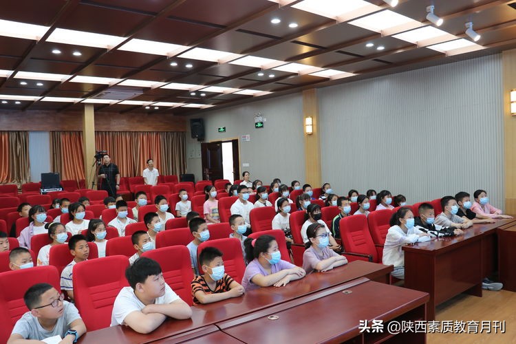 陜汽二校中學(xué)部舉辦校園開放日活動(圖8) 陜汽二校中學(xué)部舉辦校園開放日活動(圖8)