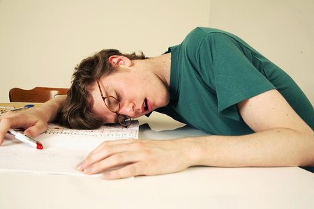 人的大脑其实天生不爱思考！学霸爱学习，原来是做好了这3件事？