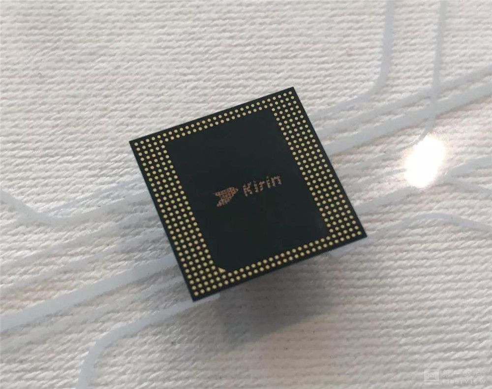 华为荣耀大跌，小米OPPO争第一 2021手机市场是这