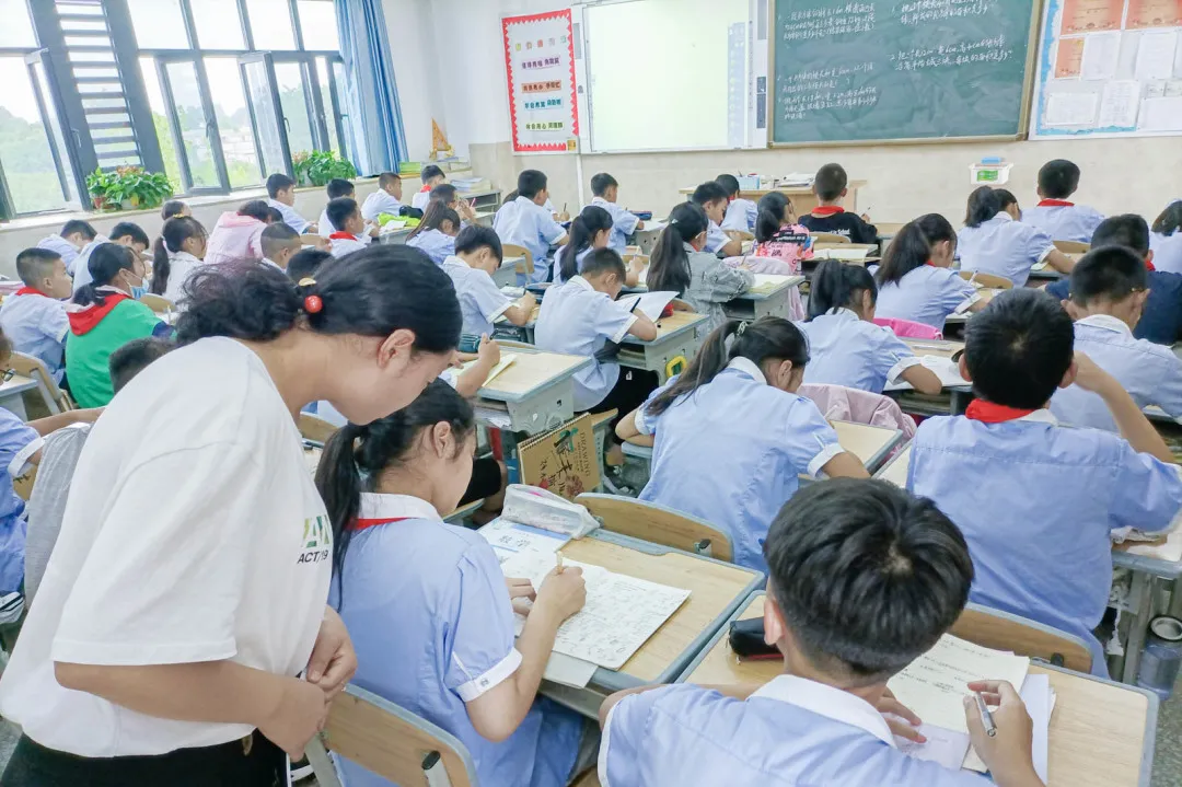 双流区黄水小学——亦师亦友双巴同携手，唯德成邻汉藏一家亲