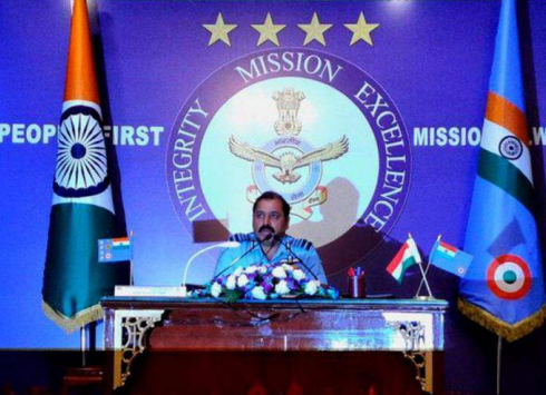 印度又大手笔军购，450架战斗机将入手，有114架法国买的“国产”货