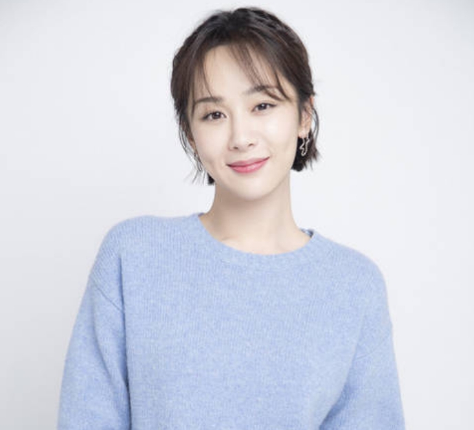 肖战参加某节目路透照爆出，他居然站在C位，看