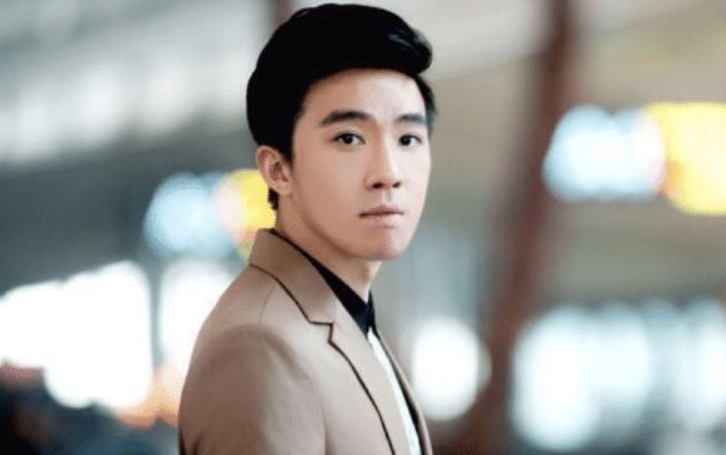 佟丽娅被俞灏明深夜豪华投喂，单份套餐2千元，