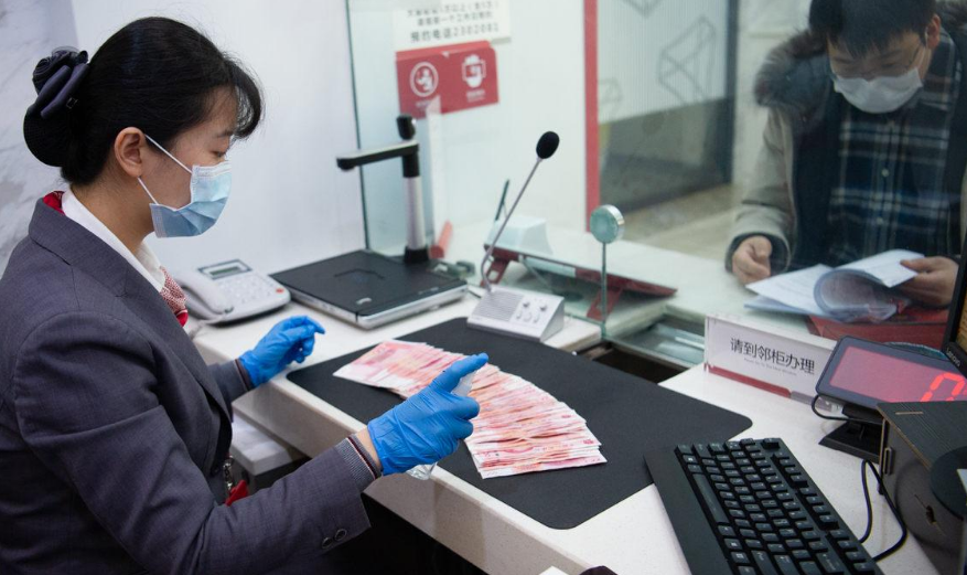 手头有50万，“存银行”还是“买房”？银行高管一番话终于搞懂