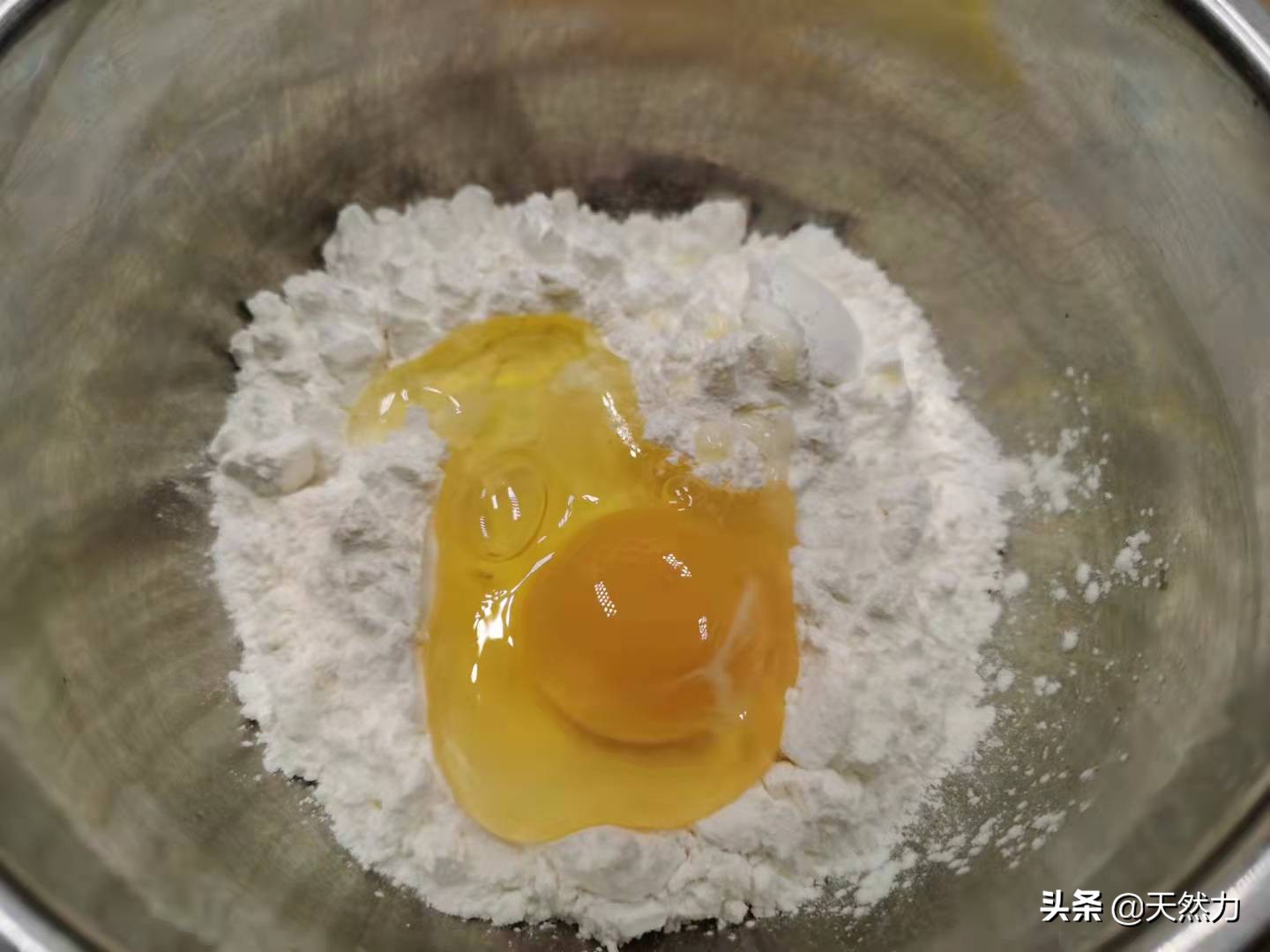 在家也能轻松做出广东名菜蛋黄焗南瓜，详细经验干货做法，收藏了