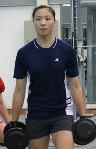 魏秋月的故事：亞洲最美二傳，與老公15歲就相識，曾被郎平催婚