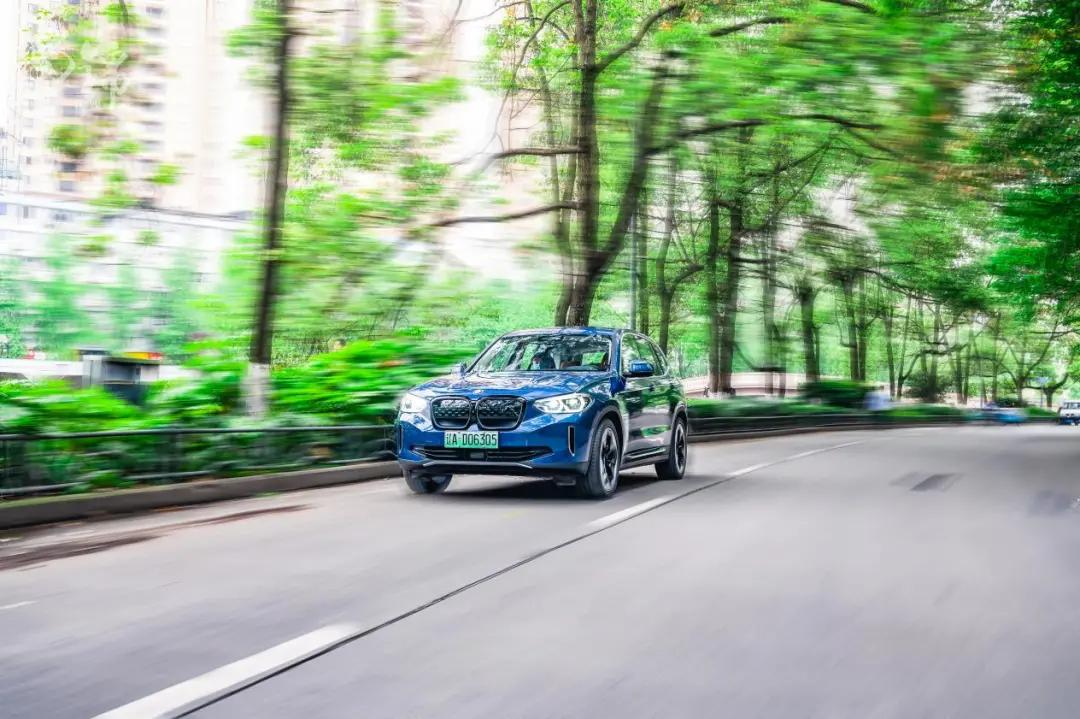宁缺毋滥—试驾宝马iX3