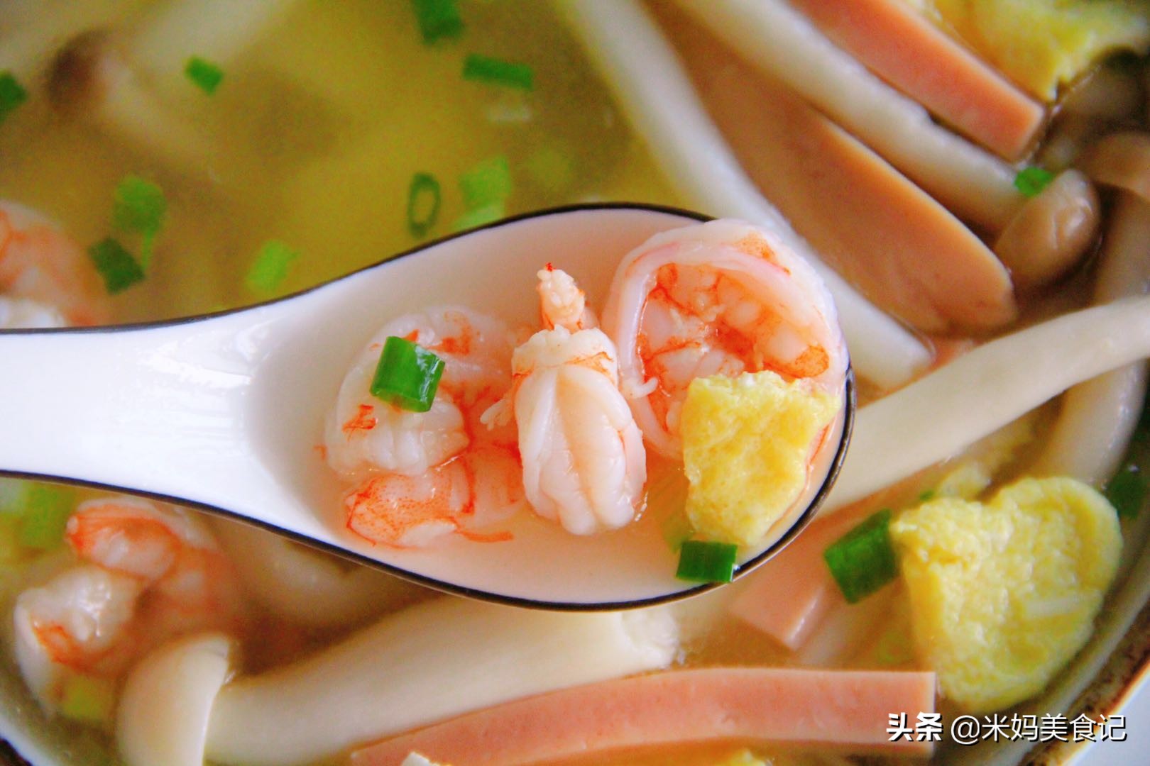 图片[3]-三鲜虾仁菌菇汤做法步骤图 营养又美味家人常喝对脾胃好！-起舞食谱网