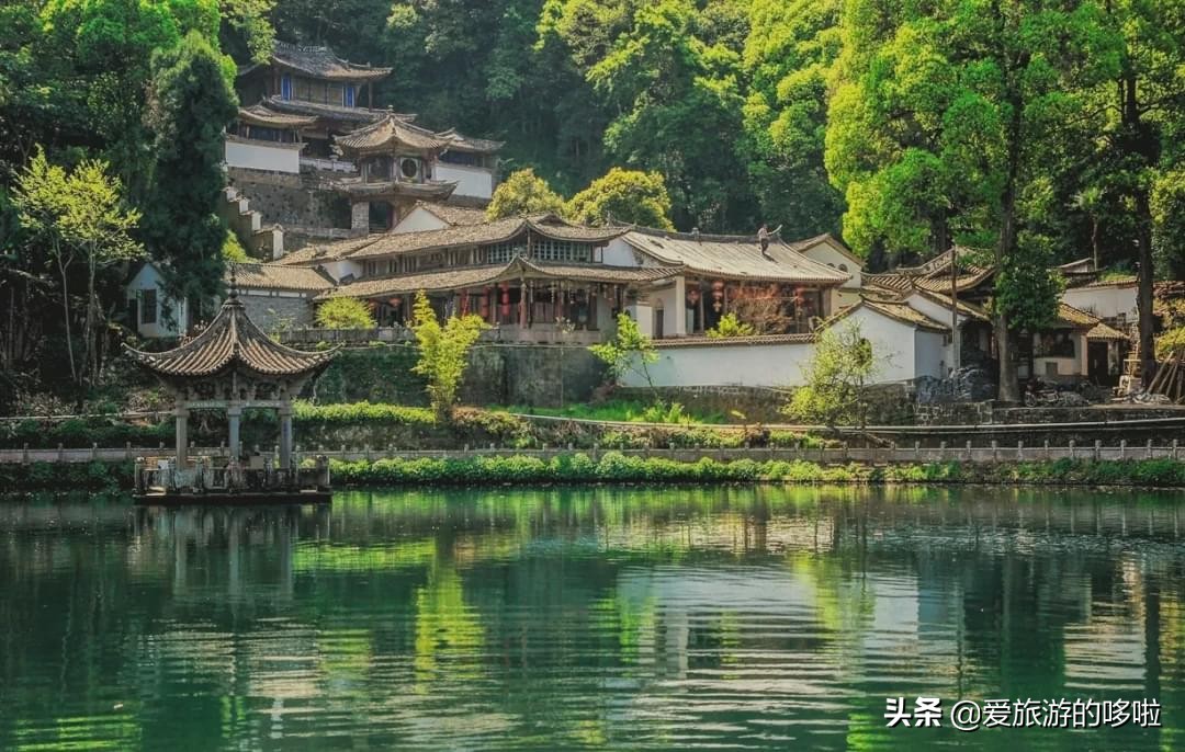 The best place to travel in October-November, the late autumn tour bus is about to depart