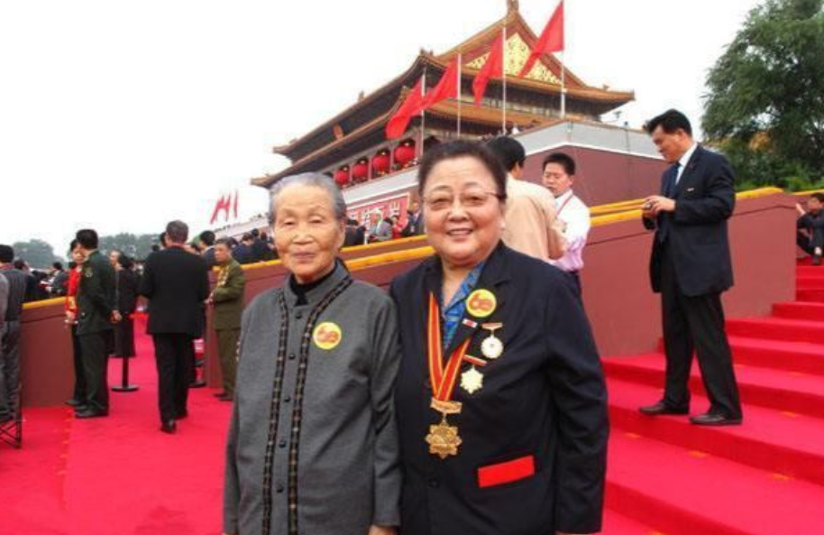 民族英雄吉鸿昌：敢同蒋介石对峙，后被枪决，