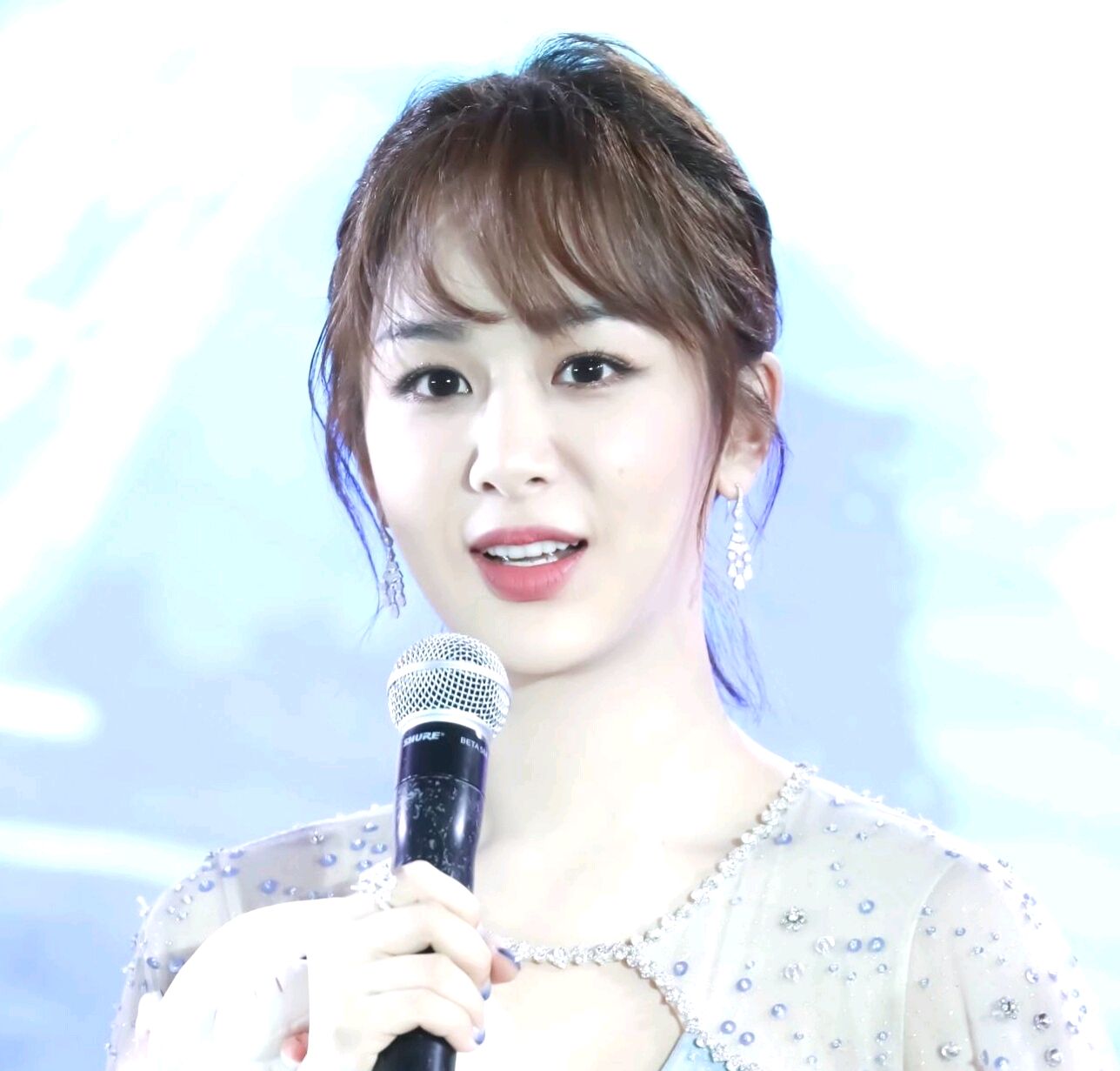 杨紫“另类”祝福张一山，揭露俩“老戏骨”为