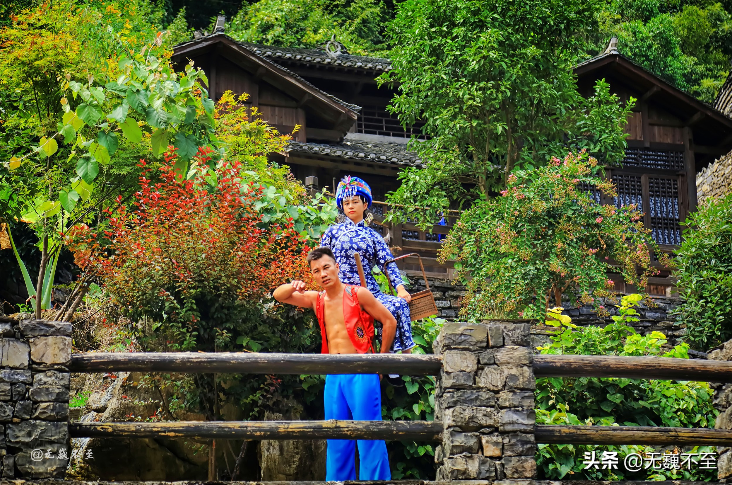 夜发清溪向三峡，灯影凝翠有人家(紫钗记灯街拾翠小桃红)