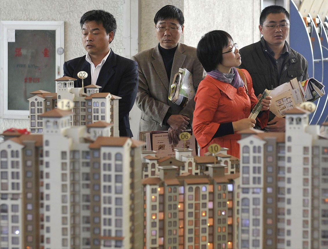 禁止“借钱买房”？楼市迎来了“狂风暴雨”，4点建议送给购房者