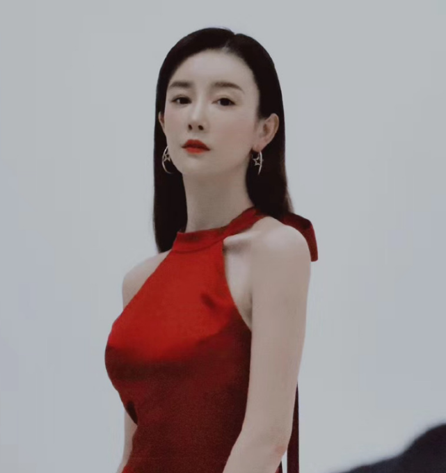 张檬“进厂重修”上瘾？取出假体脸型大变，现在网红都要比她美