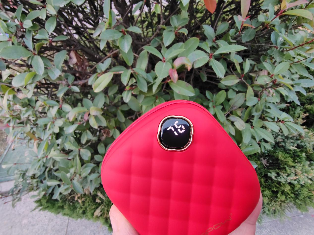 沃品WH-07暖手充电宝，冬天玩手机妈妈再也不用担心我的手冷