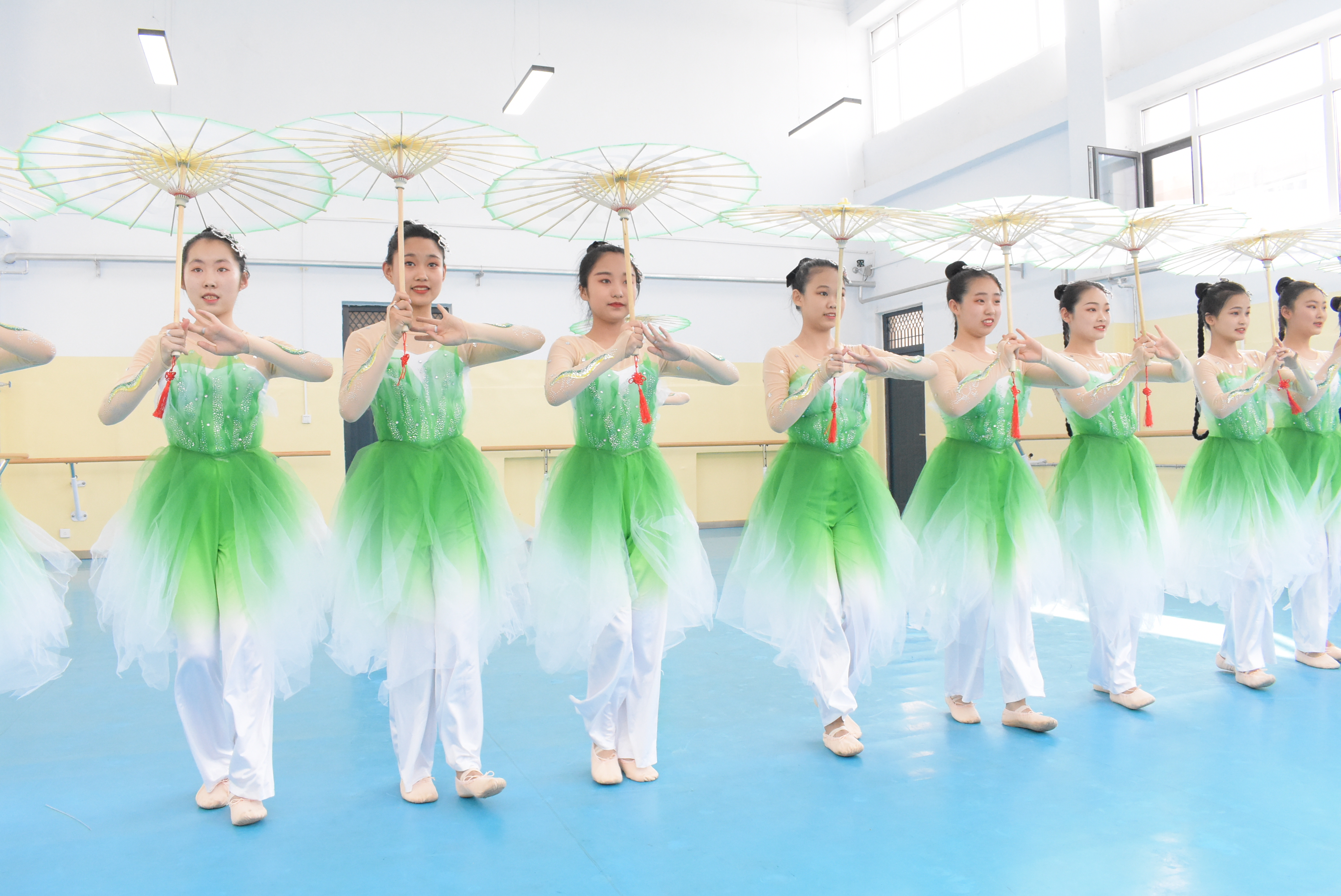 妙曼舞姿经典再现！运城艺校：突出专业特色，提高人才培养质量
