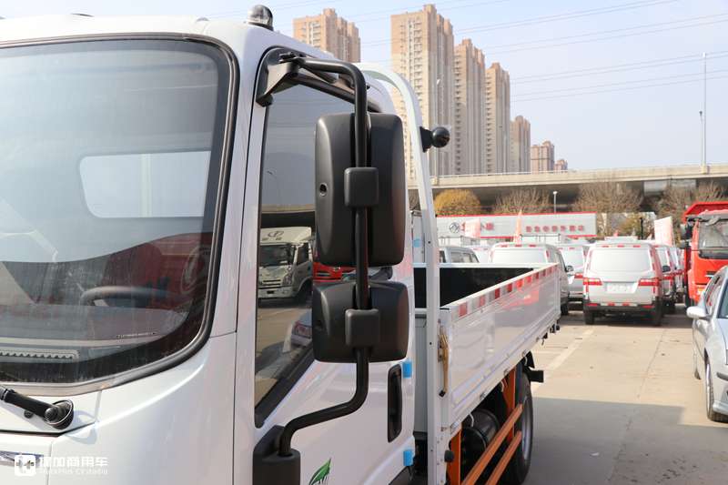 高端轻卡鼻祖又发新车，五十铃翼放轻卡评测，钟爱五十铃的别错过