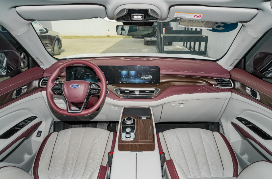 2021款福特领裕怎么样，空间是真大，全系2.0T动力强