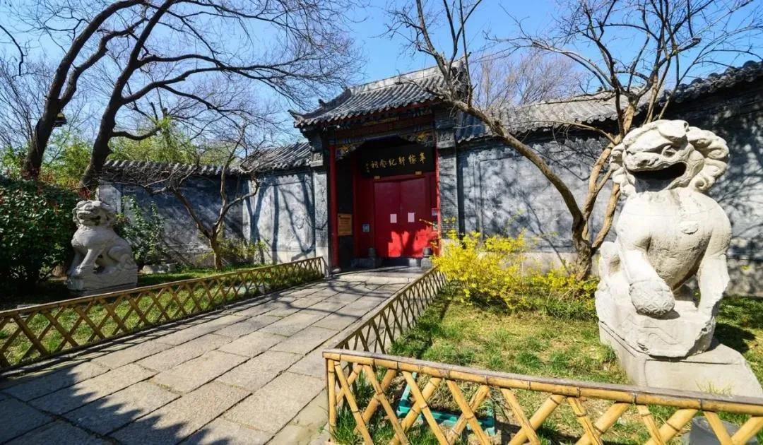 導(dǎo)游帶您深度游，濟(jì)南大明湖吸引人的，不僅僅是風(fēng)景