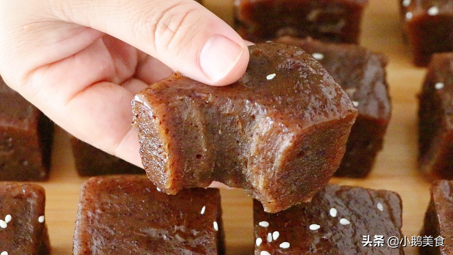 广式早点红枣糕，一拌一蒸2步搞定，冰凉香甜Q弹，夏天最爱它