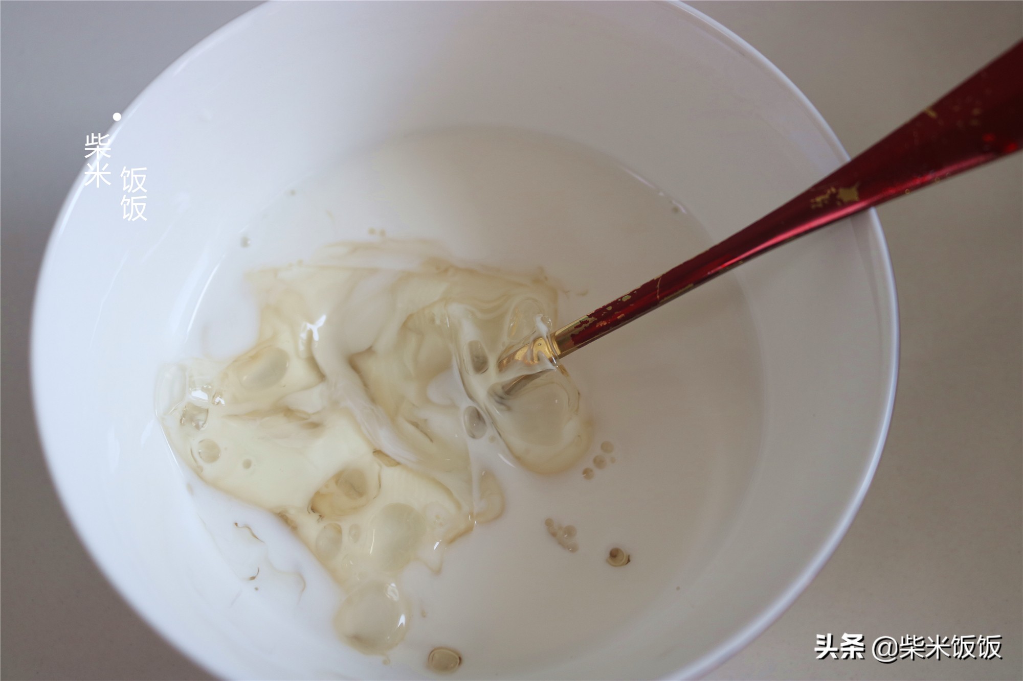 蛋糕这样做，入口即化，清凉解暑，夏天吃它，比吃雪糕还过瘾