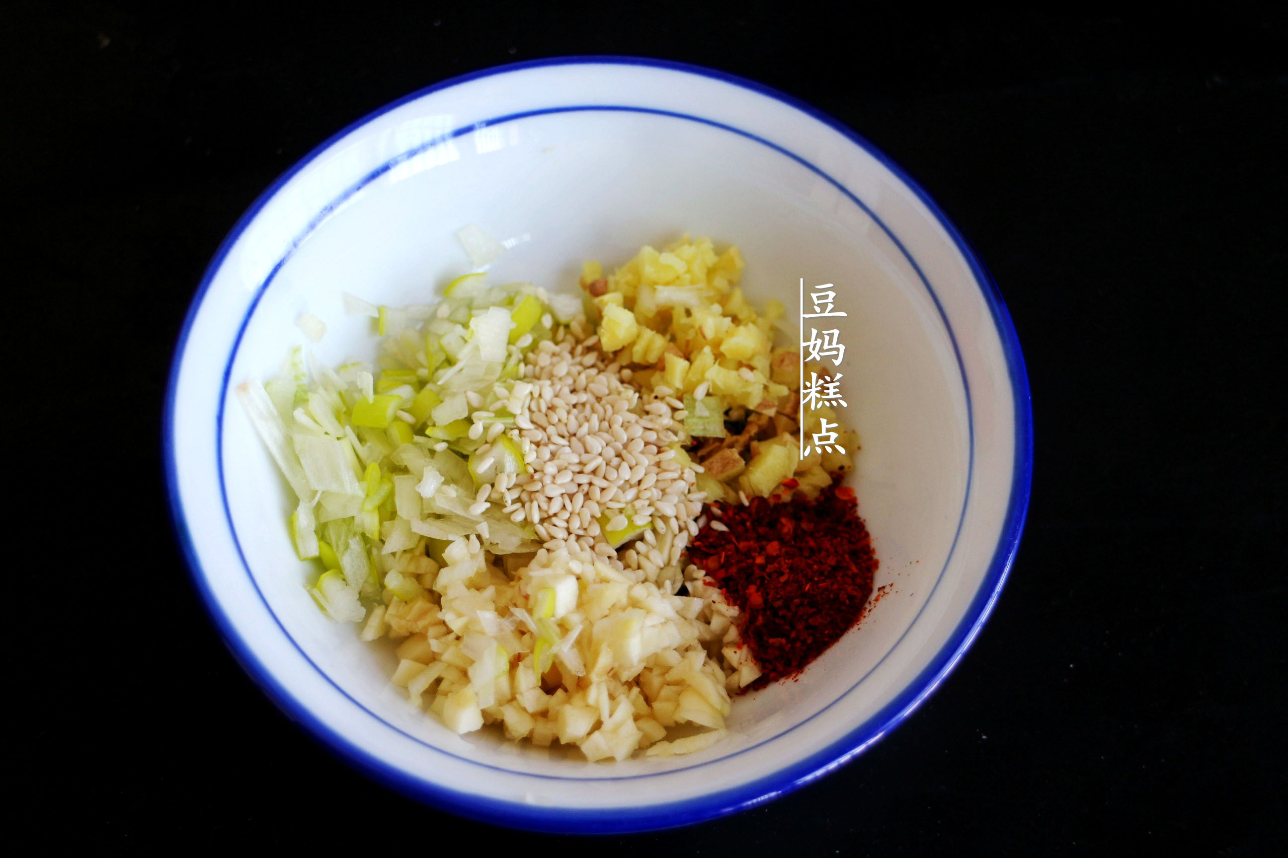 大年三十，做“口水雞”，這樣切一切就上桌