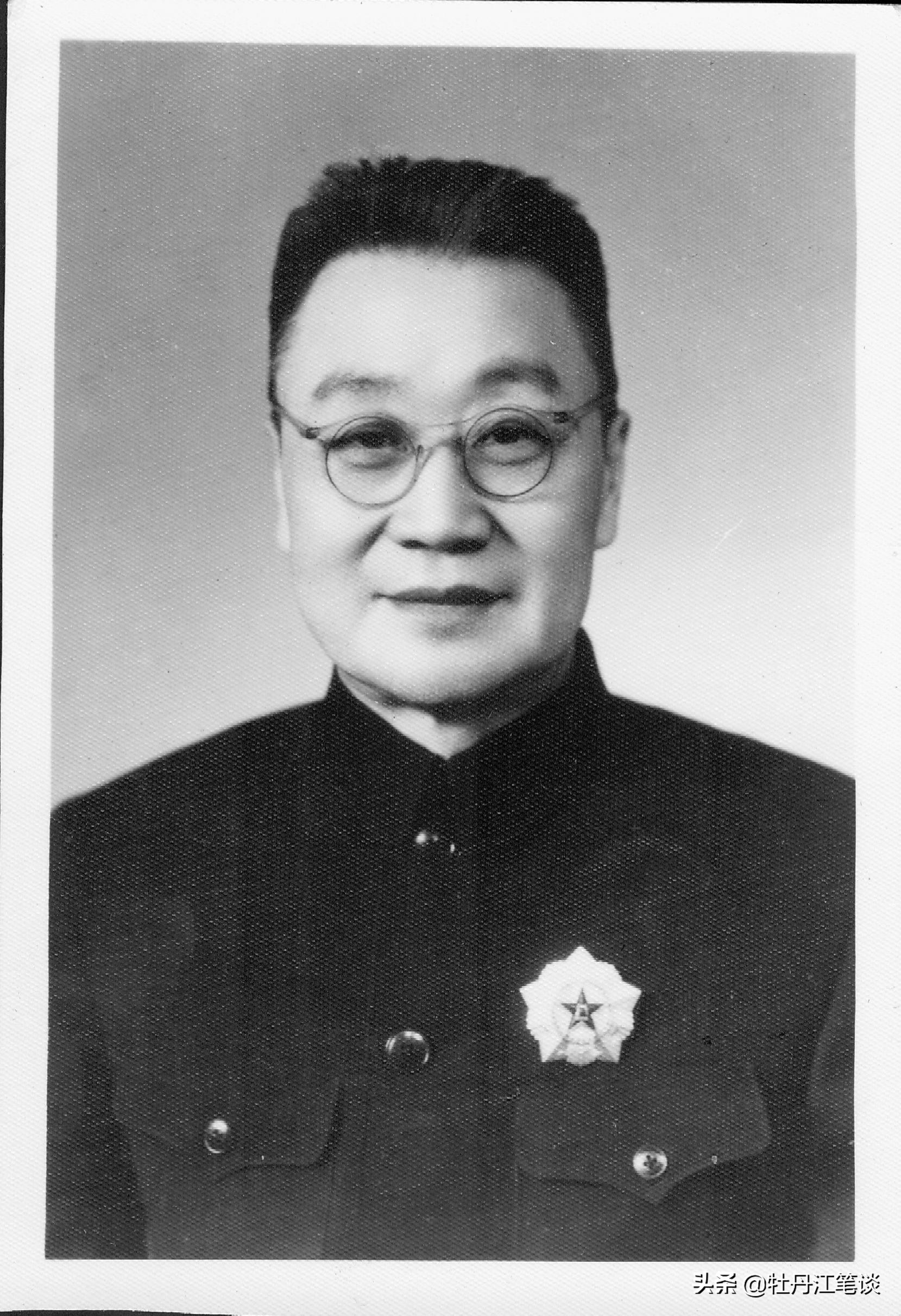 依兰县亚麻厂旧影：日本垮台后，废墟中恢复重建的县支柱企业
