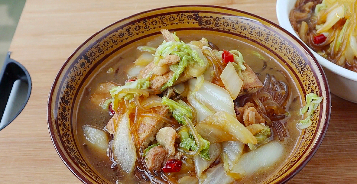 白菜燉豆腐怎樣做才好吃？原來做法有訣竅，一次燉一鍋，太解饞了
