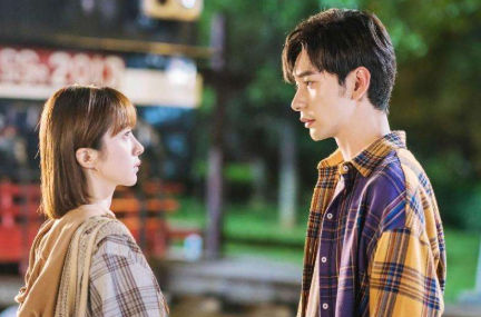 又抢女星男友？清纯玉女胡冰卿接连“翻车”，