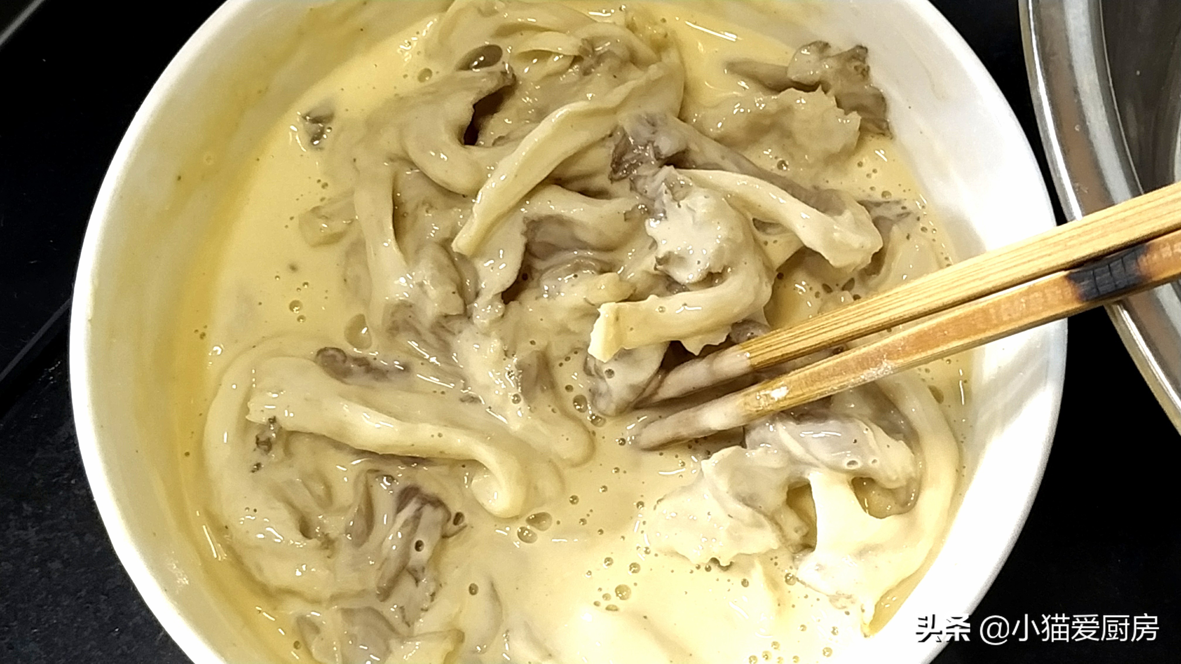 图片[4]-过节做的一道香酥蘑菇 简单做法 两分钟你就能学会 味道不错-起舞食谱网