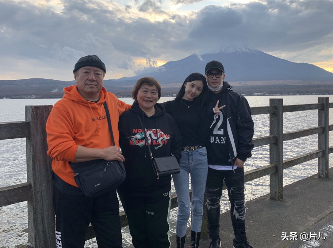 潘玮柏妻子好友Amy姐现身，惨遭王思聪吐槽后，首次正面回应