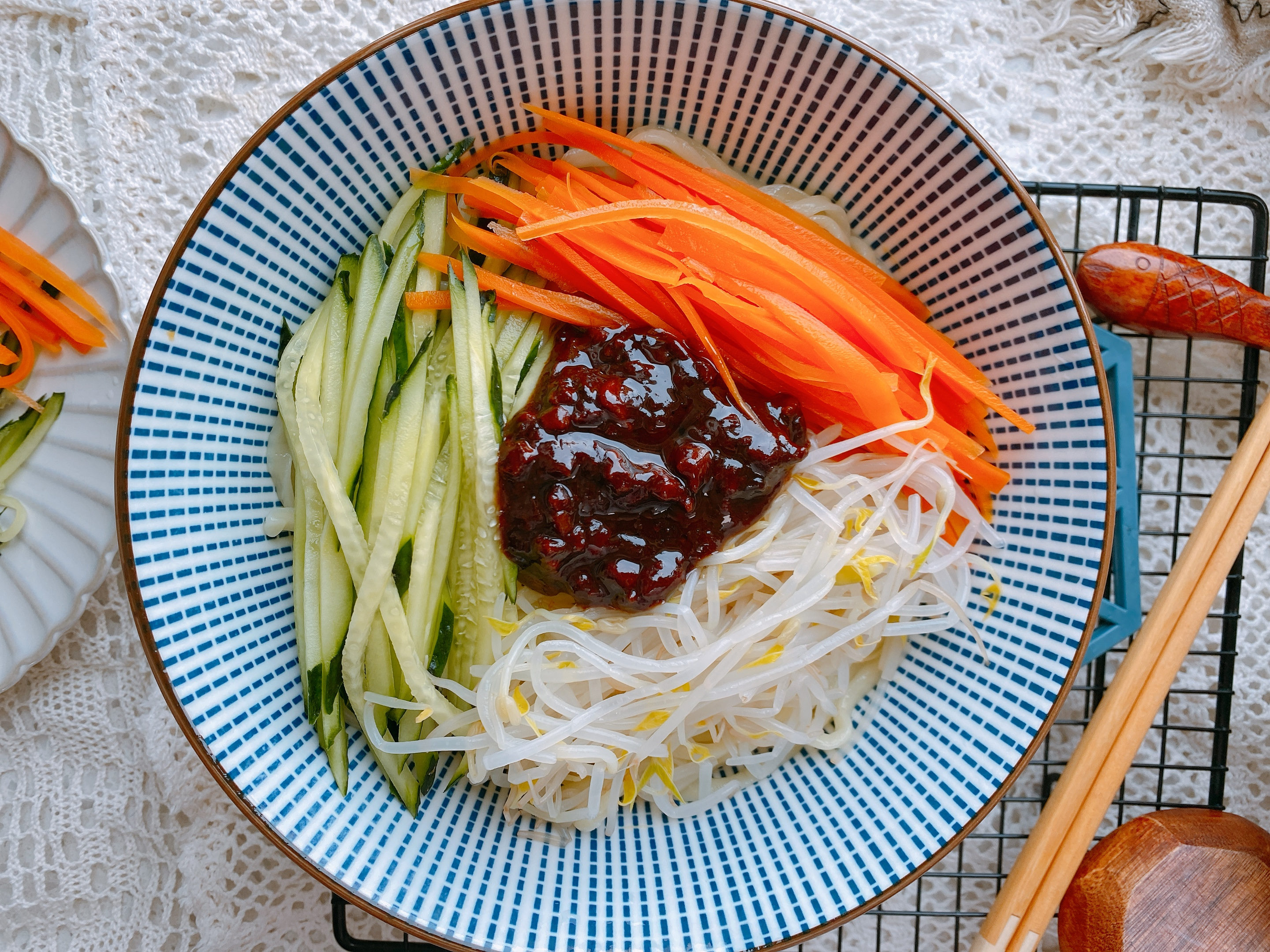 炸醬麵香不香，醬是關鍵，3種醬料不加一滴水，做法簡單醬香濃郁