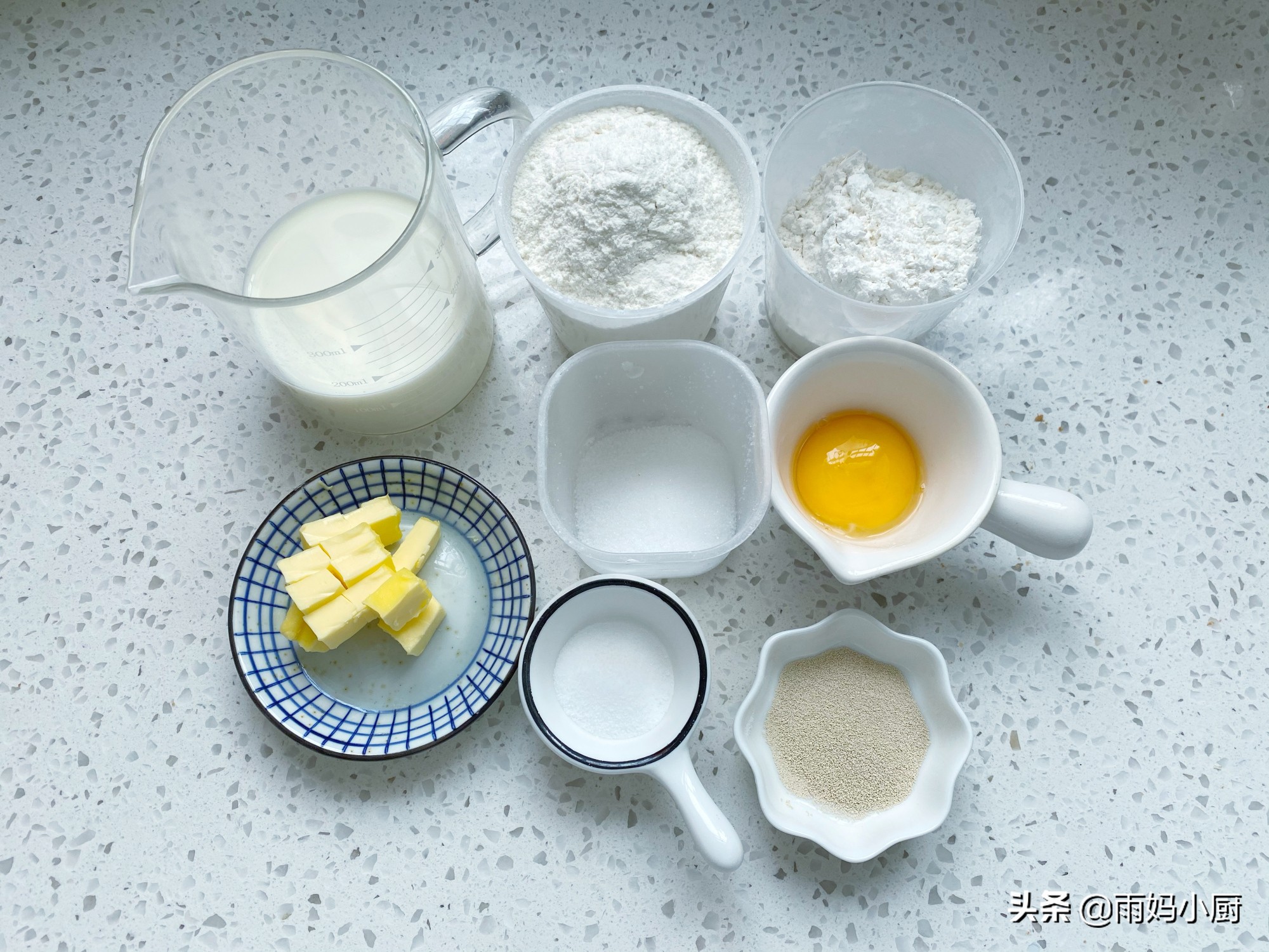 烘焙新手入門必做的小麵包，鬆軟細膩又美味，放三天也不硬