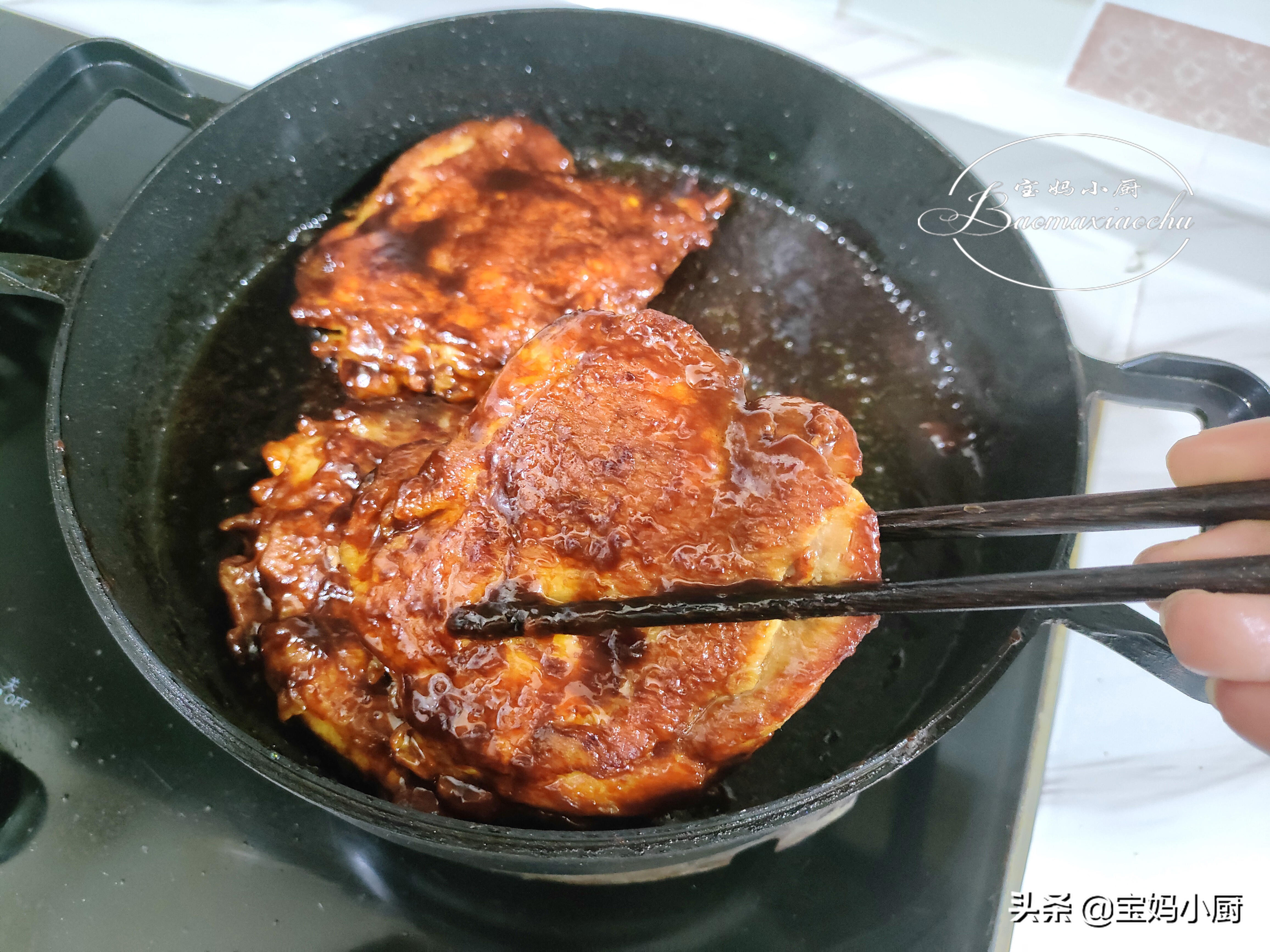 秋季转凉最爱鸡腿饭，用一汁成菜草本酱汁，3分钟入味，肉嫩多汁