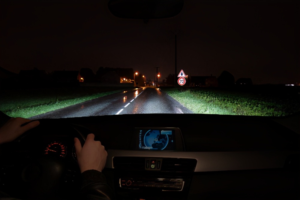 飞利浦推出新极昼光led汽车头灯