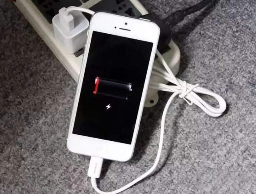 手機(jī)一日三充？你可能用了這3種錯誤充電方式，網(wǎng)友：漲知識了