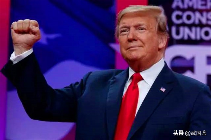 示威现场枪声大作，7人倒在血泊中，美国骚乱持续升级