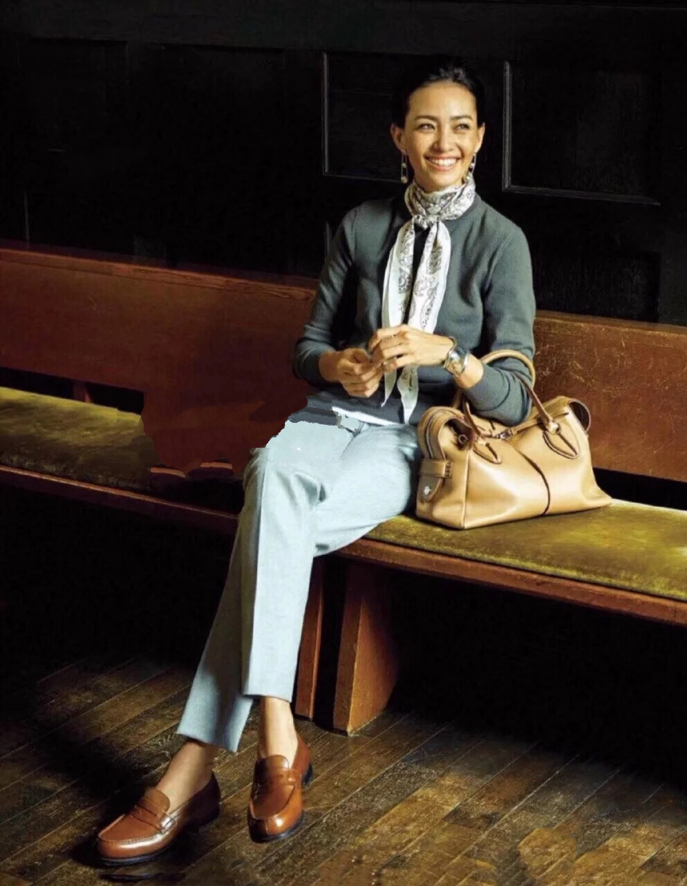 日本大龄博主真会穿，职场日常两不误，成熟女人就该这么优雅知性