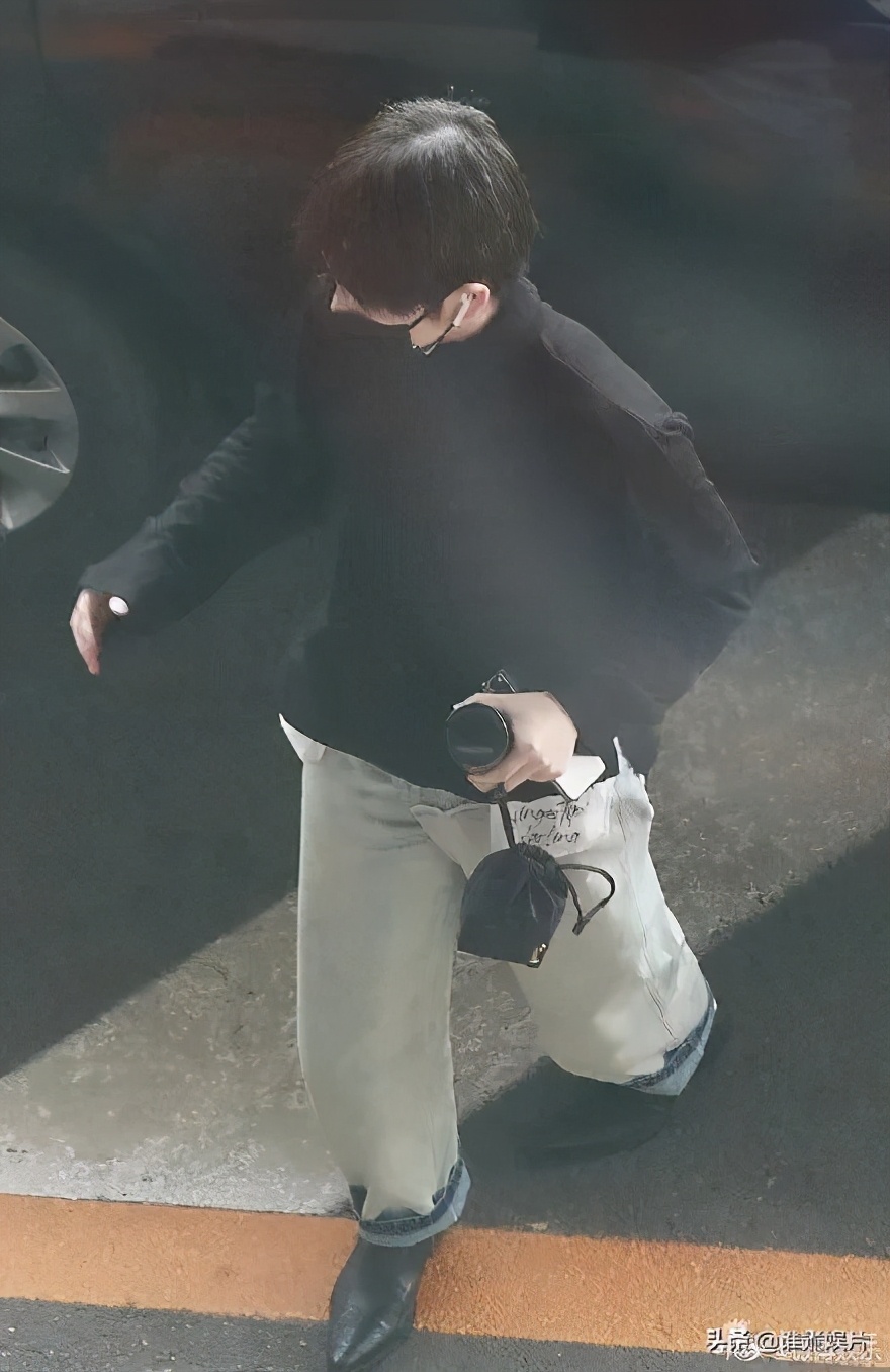 周震南被姐爱除名宣传物料没他份位置被赵兆顶替