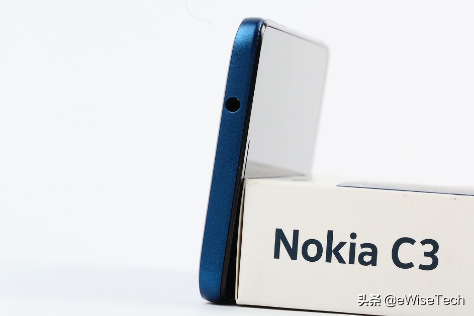 E拆箱：拆式充电电池回家了—Nokia C3配用紫光展锐CPU