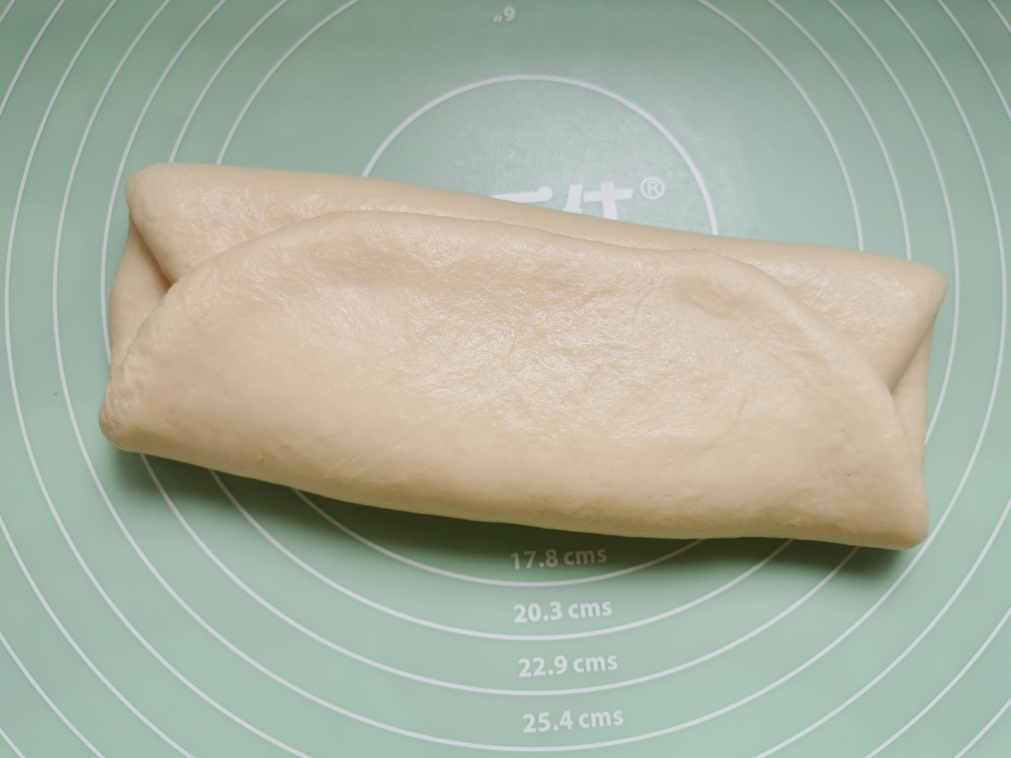 家裡有牛奶的，試試這道牛乳小麵包，做法簡單，一次發酵就能成功