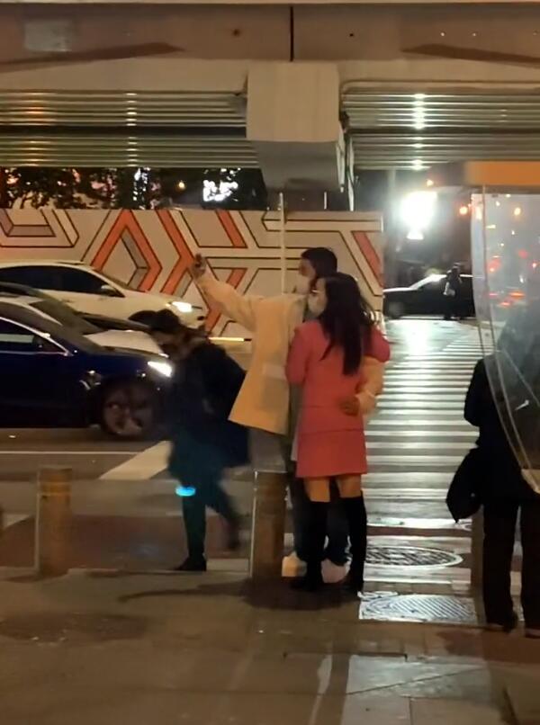 霍思燕和熊乃瑾素顏出鏡，披頭散發不惜扮醜，杜江火速上線表白