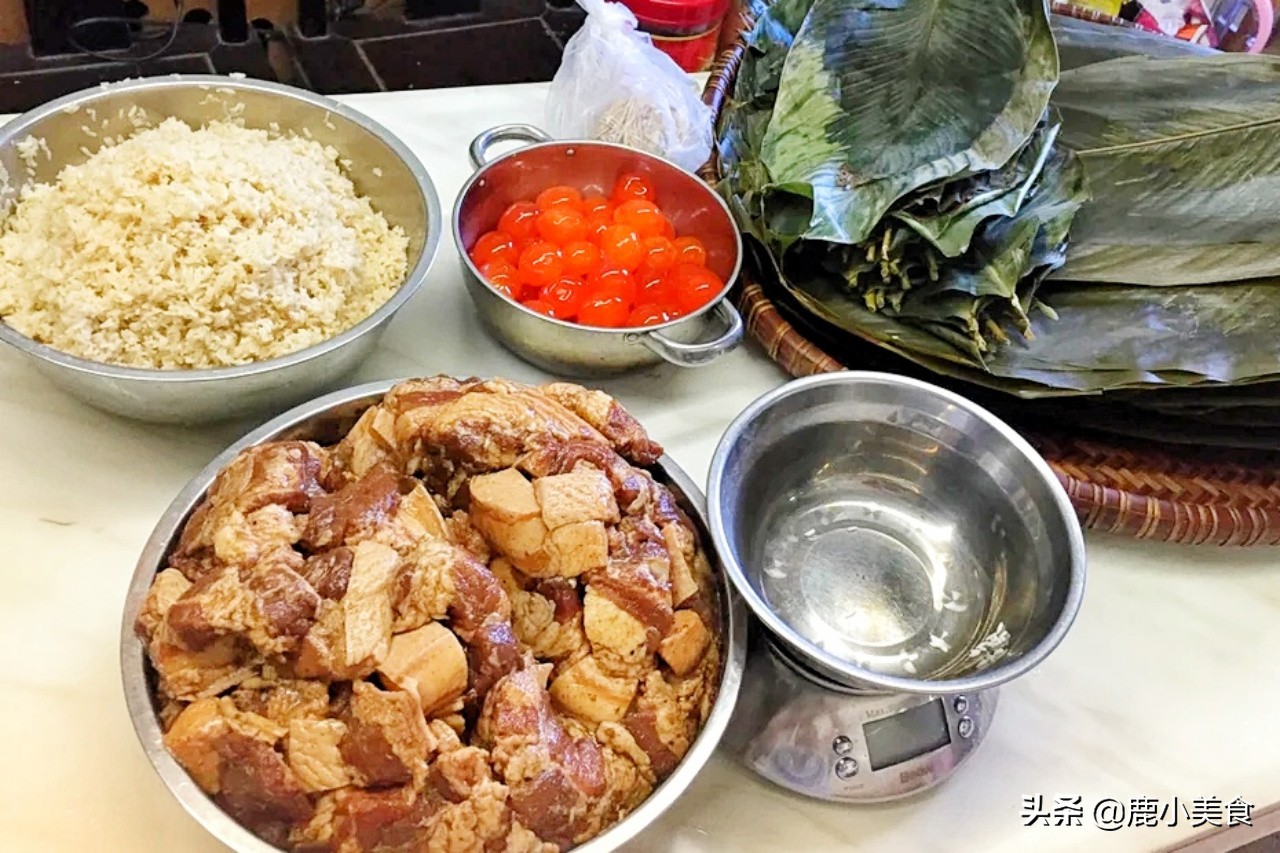 粽子直接下锅煮就错了！下锅前需放1料，粽子才软糯香甜，不散烂