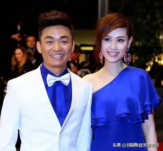 冯小刚提携的两个农村娃，从草根到顶流一路逆