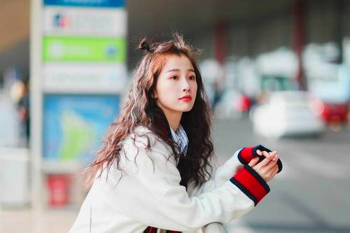 虞书欣真的火了！人气赶超师姐，提前预定C位出