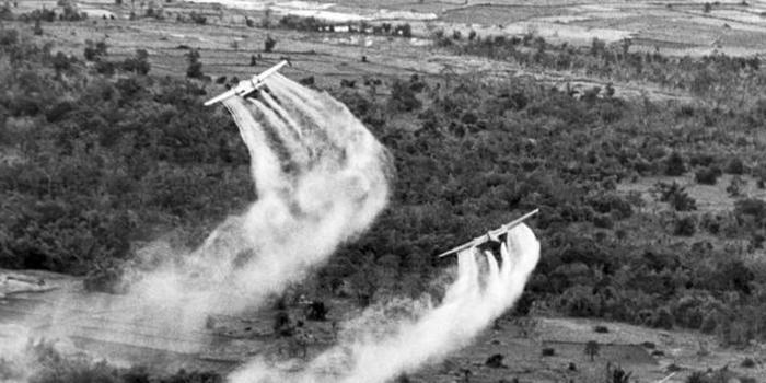 越战中美军不人道的行径，对女俘虏使用空孕催